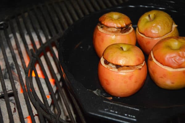 Bratäpfel vom Grill mit Vanillesauce - Aufgetischt.net