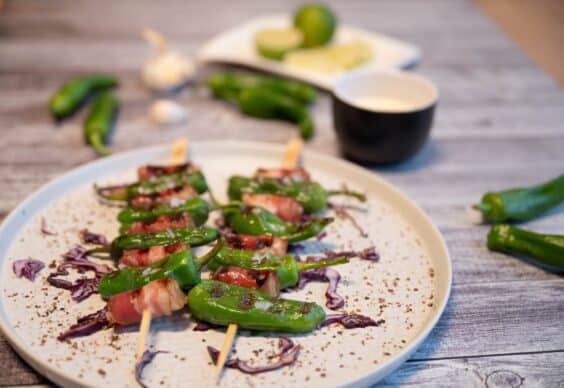 Perfekter Grillsnack - Pimientos de Padron Spieße mit Speck